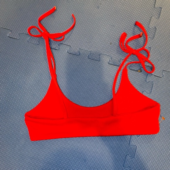 Zaful Medium Shoulder Tie Ribbed Stretch bright red bikini top - Picture 6 of 8